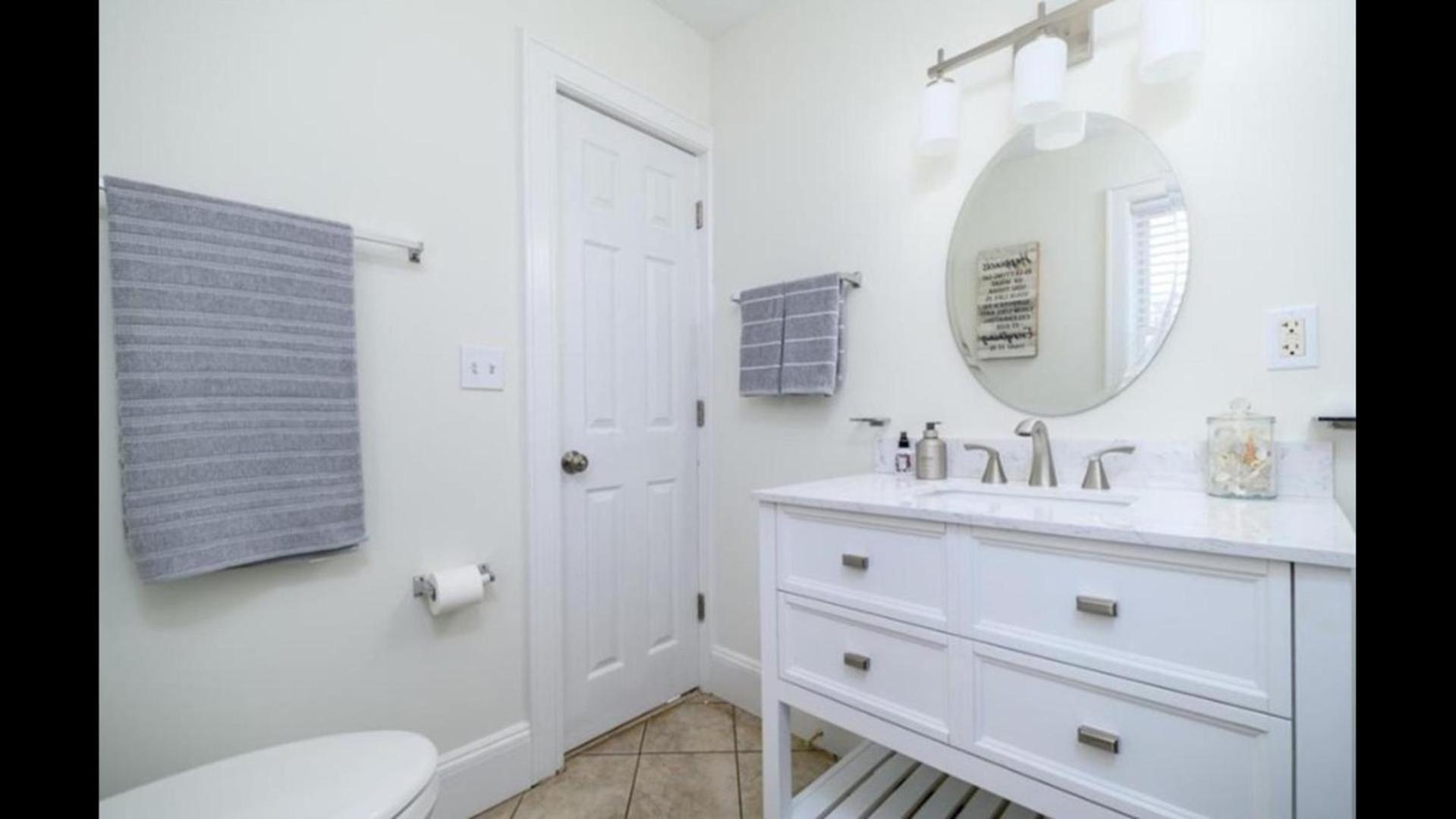 Black Rock Home - 4 Bed - Jacuzzi Bath - Beach Bridgeport Kültér fotó