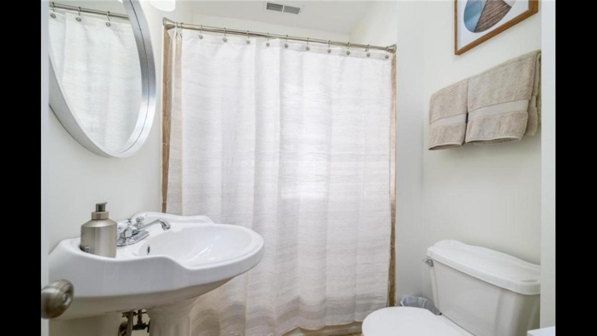 Black Rock Home - 4 Bed - Jacuzzi Bath - Beach Bridgeport Kültér fotó